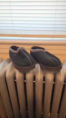 UGG Tasman Slipper Black Suede S/N 5950